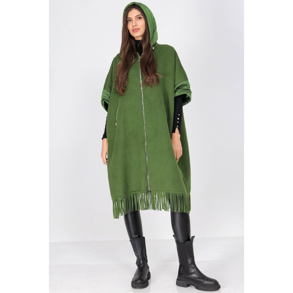 Oversized poncho with fringe detail in Green Aimelia JR656