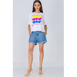 Oversized crop tshirt, Aimelia Br2469, in White, with a colourful print.